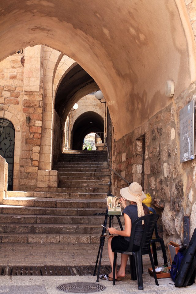 Pintando en los pasillos de Jerusalem.