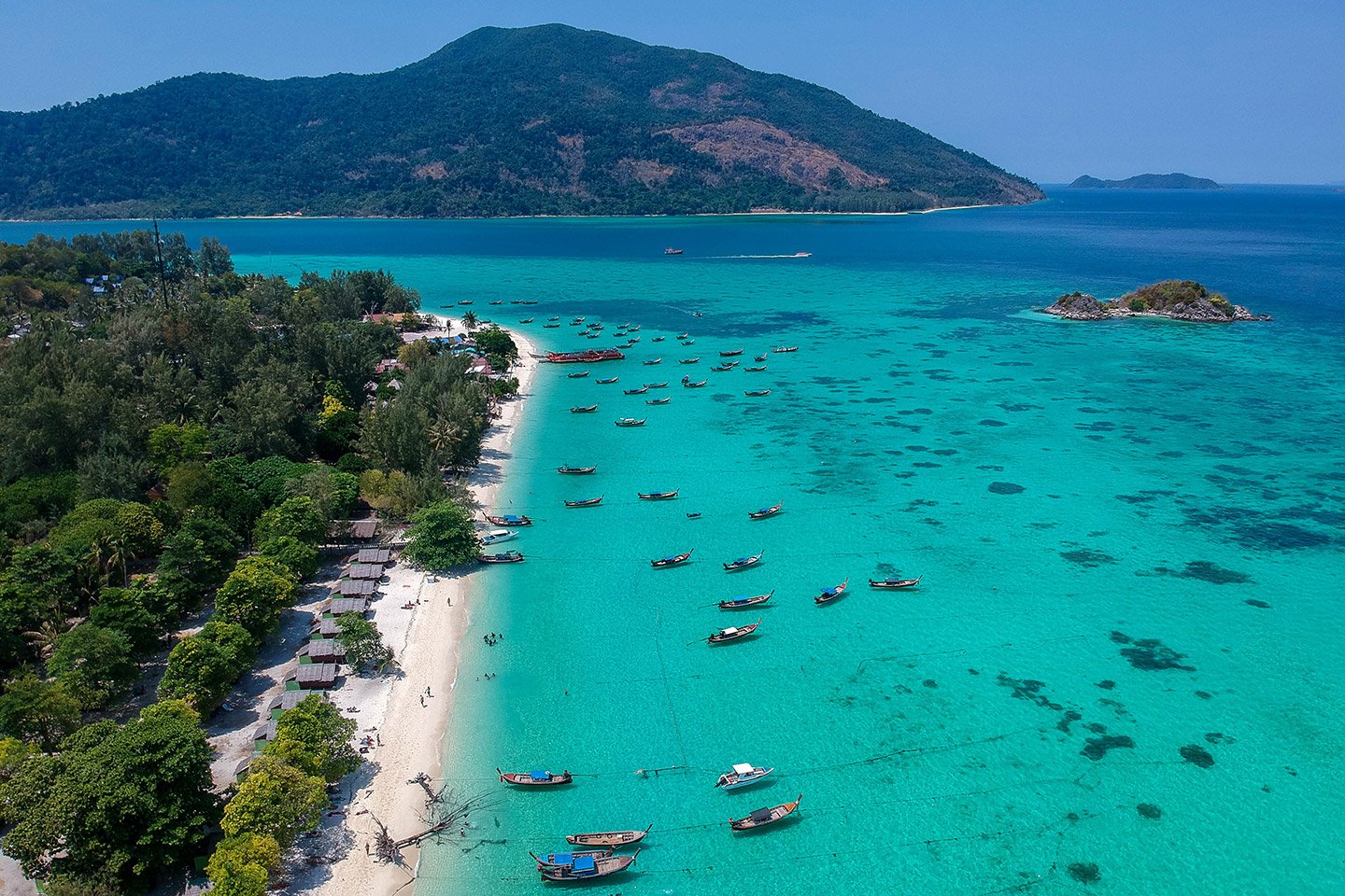 Vista de la isla de Ko Lipe desde el dron